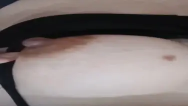 Cewek Panlok Pamer BH CD Hitam Memek Basah