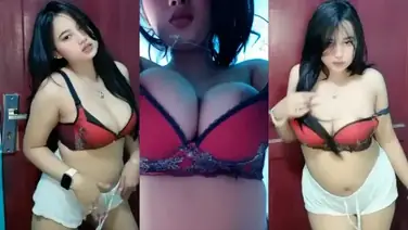 Gadis Montok Joget Live Pamer Dada Bulat