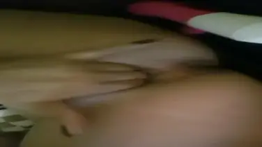 Tante Pantat Mulus Colmek Di Atas Ranjang
